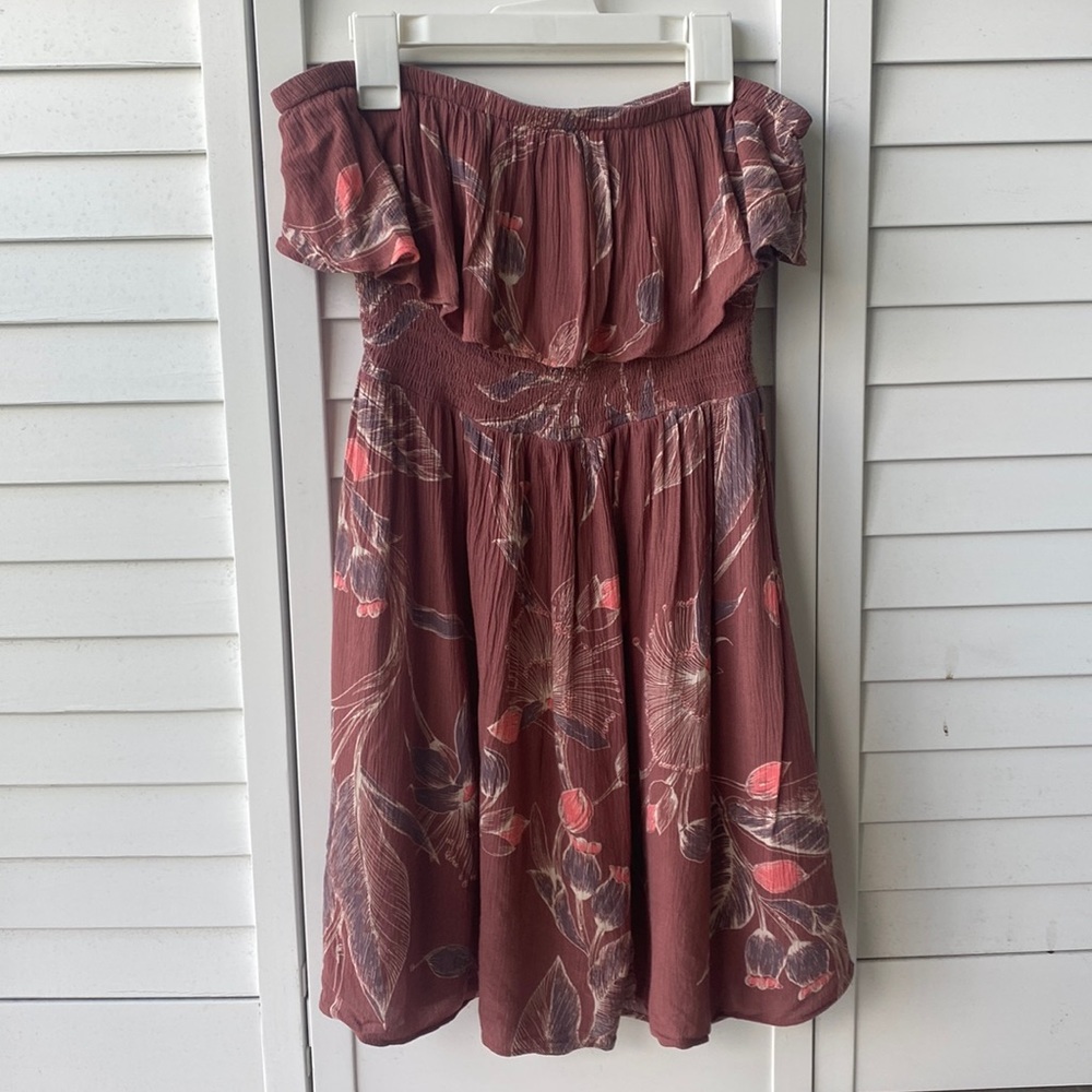 Express dress - Picture 2 of 3